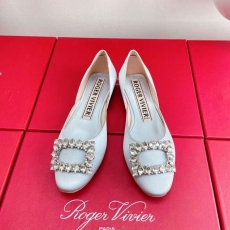 Roger Vivier flat shoes